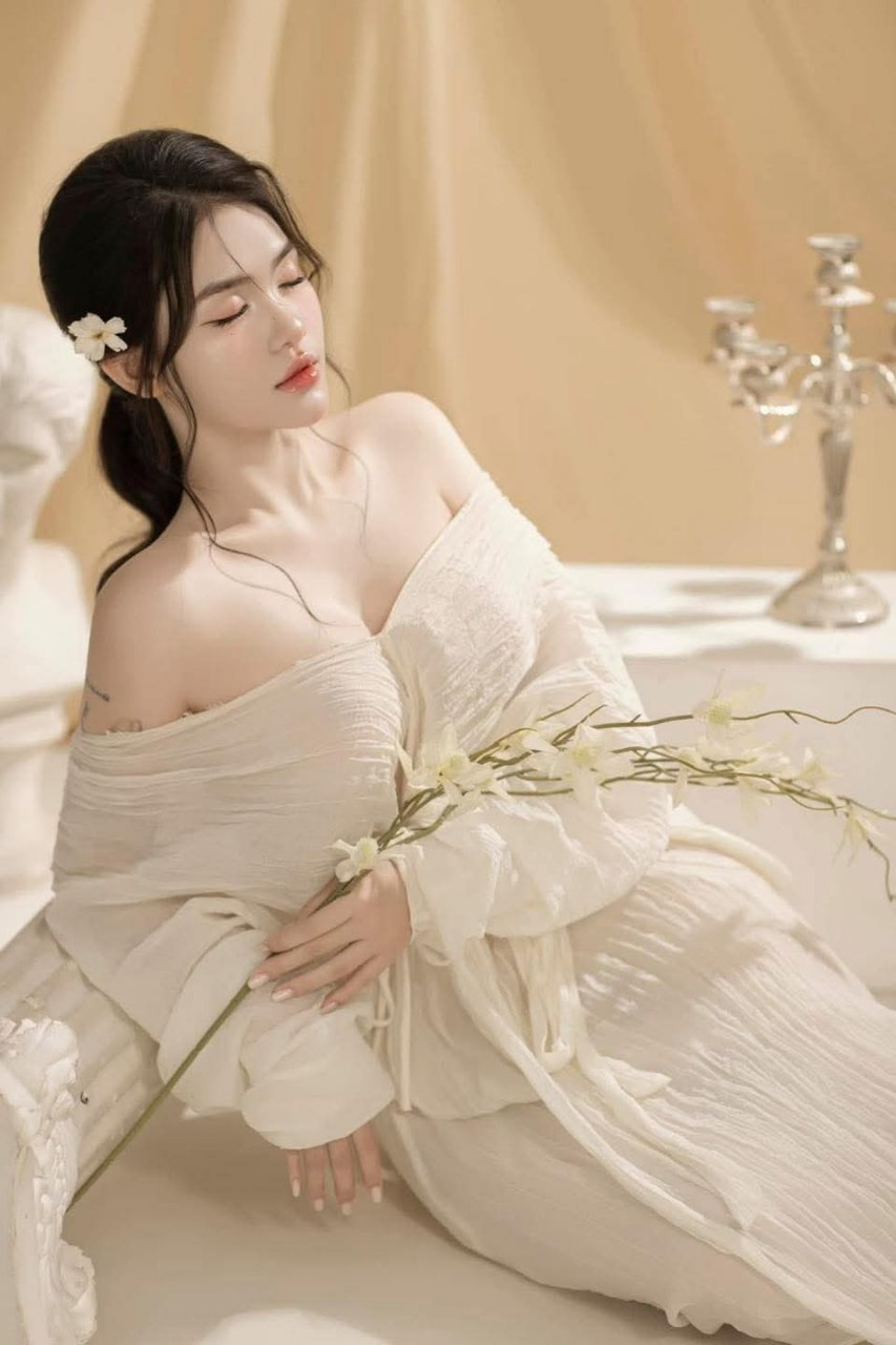 Cô lễ tân sexy sếp: “cấp trên ơi em xxx em có khoái hơn vợ yêu anh ?”